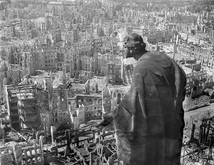 1945. február 13. | A szövetségesek elpusztítják Drezda városát