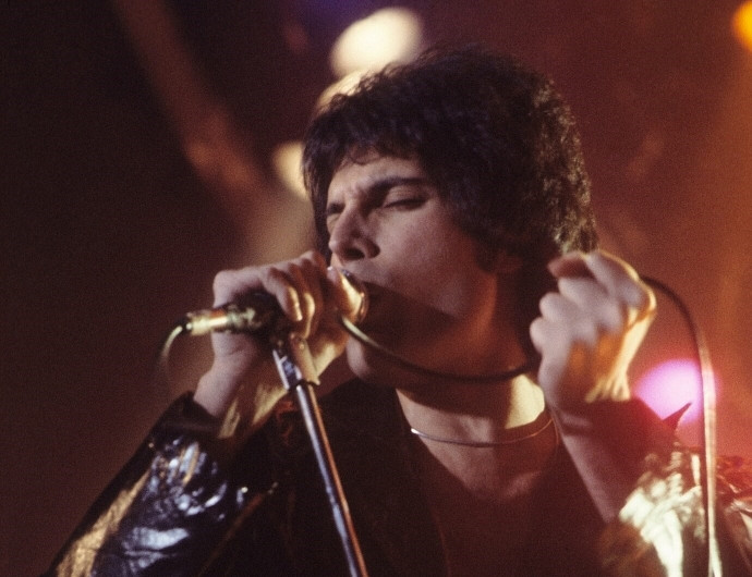 1991. november 23. | Freddie Mercury bejelenti AIDS betegségét a nyilvánosságnak