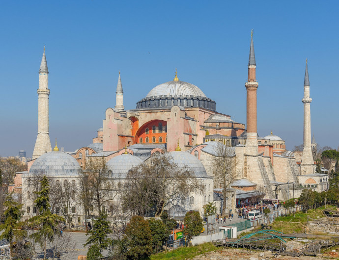 563. december 24. | A Hagia Sophia második felszentelése