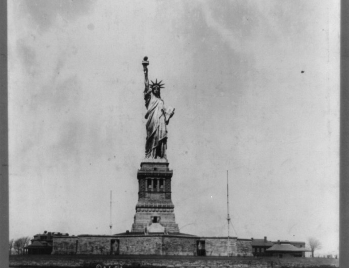 1885. június 17. | New Yorkba érkezik a Szabadság-szobor