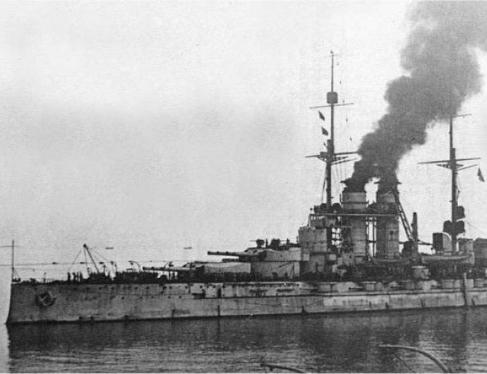 1918. június 10. | Elsüllyed a Szent István csatahajó