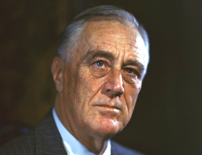 1941. március 11. | Roosevelt amerikai elnök aláírja a kölcsönbérleti törvényt