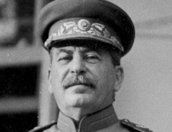 1943. május 15. | Sztálin feloszlatja a III. Internacionálét