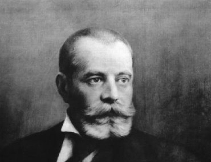 1881. május 1. |  Puskás Tivadar üzembe helyezi a budapesti telefonközpontot