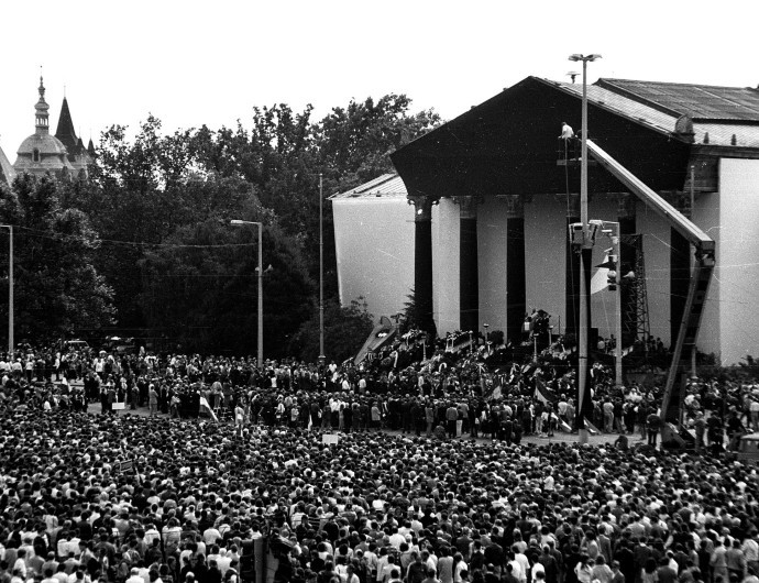 1989. június 16. | Nagy Imre és társainak újratemetése