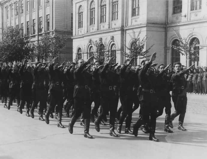 1940. november 27. | A román Vasgárda lemészárolja politikai ellenségeit
