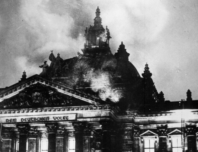 1933. február 27. | Lángokban áll a berlini Reichstag