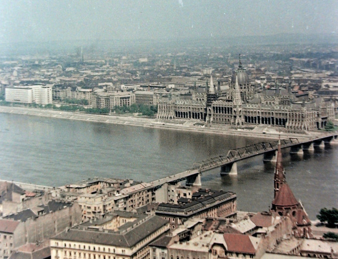 1946. január 18. | A budapesti Kossuth híd átadása